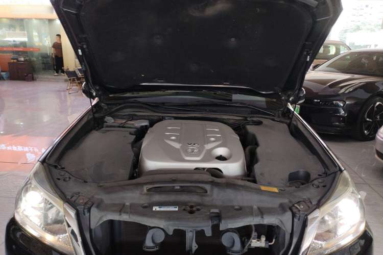 Used Toyota Crown 2012 2.5L Royal Leather Edition
