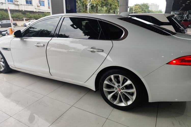 Used Jaguar XFL 2019 XFL 2.0T 250 PS Two-Wheel-Drive Luxury Edition
