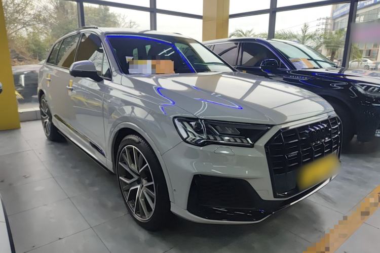 Used Audi Q7 2021 55 TFSI quattro S line Sport model
