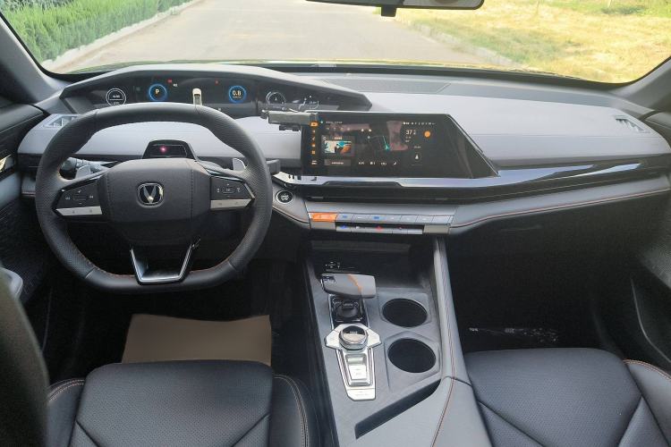 Used Changan UNI-V 2022 1.5T Prestige Version
