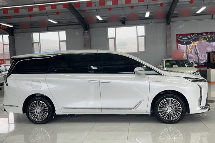 Used Buick GL8 New Energy 2024 Lu Zun Luxury Edition 7-Seater
