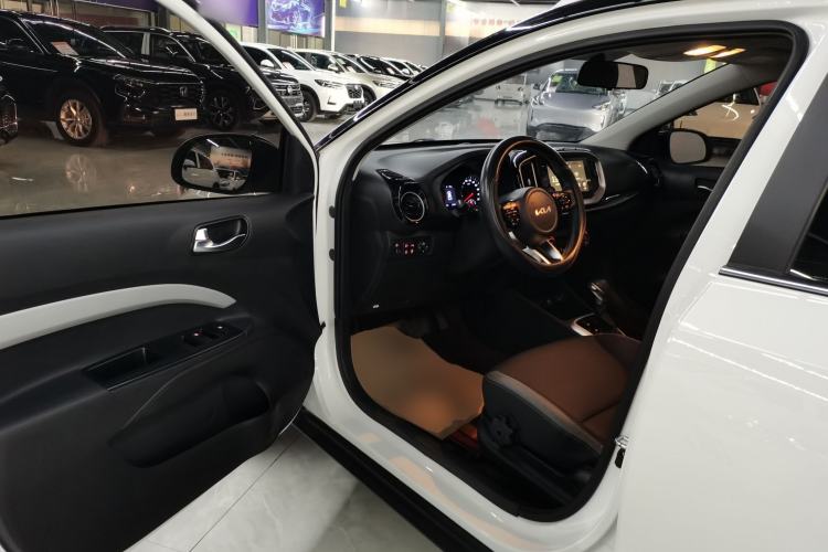 Used Kia kx1 Stonic 2021 1.4L CVT Sunroof Model
