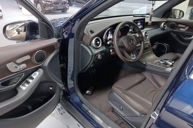 Used Mercedes-Benz GLC 2018 Refreshed GLC 300 4MATIC Dynamic Edition