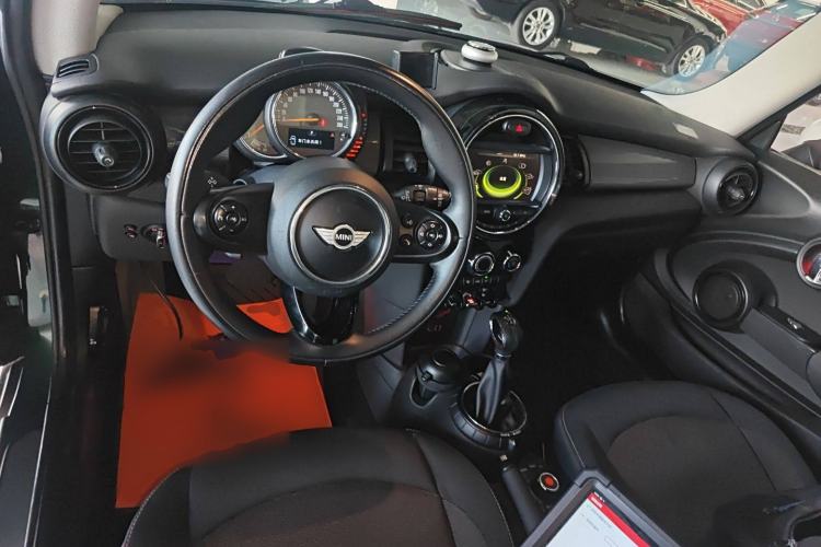 Used  MINI 2014 1.5T COOPER Fun
