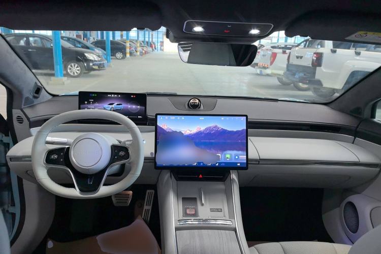 Used Hima Luxeed S7 2025 785 km Ultra