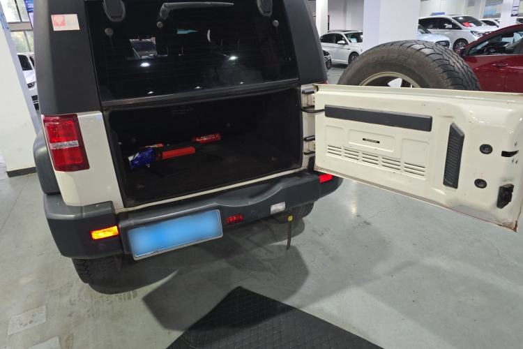 Used  BJ40 2016 40L 2.0T Manual All-Wheel Drive Prestige Edition