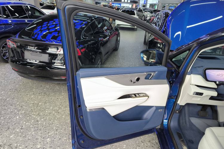 Used Buick GL8 New Energy 2024 Lu Zun Luxury Edition 7-Seater
