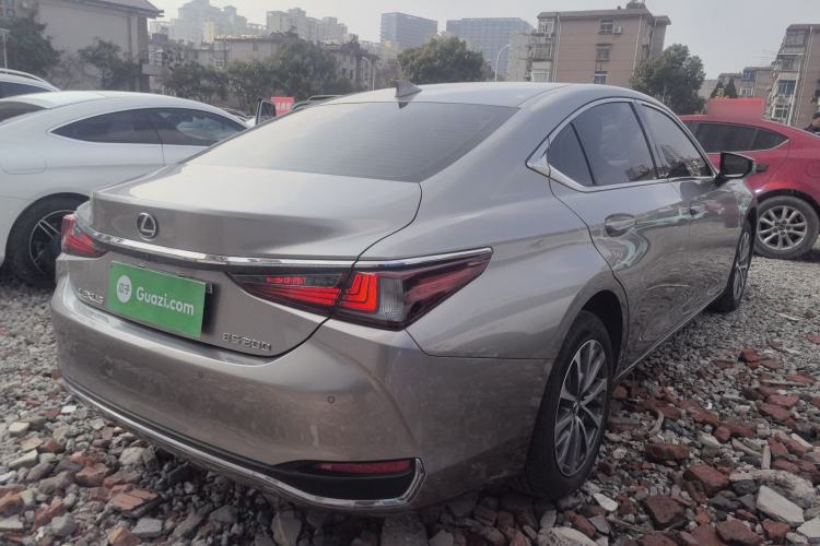 Used Lexus ES 2023 200 Excellence Edition
