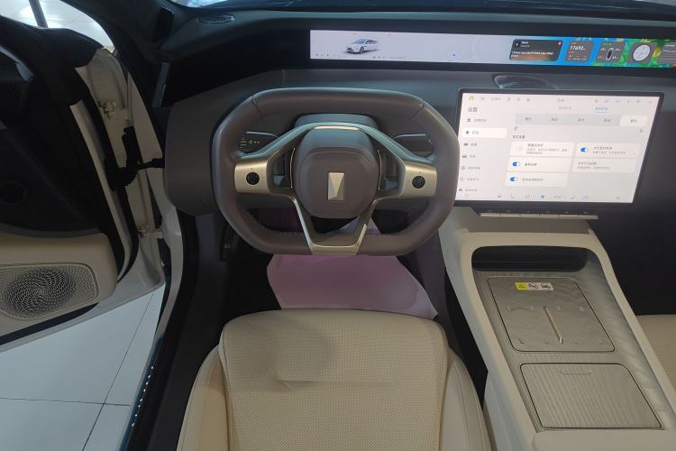 Used  12 2025 Ultra Extended-Range Edition
