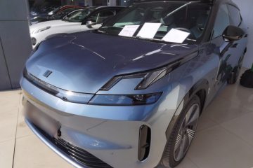 Used Lynk & Co 08 EM-P 2025 220 km All-Wheel-Drive Performance Halo