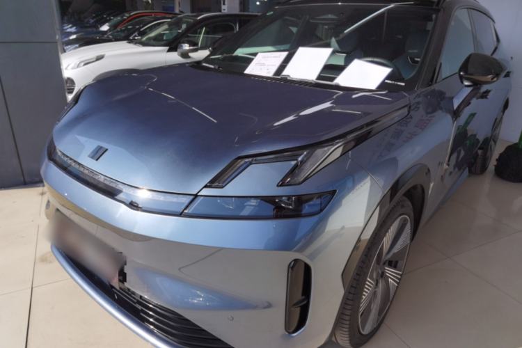 Used Lynk & Co 08 EM-P 2025 220 km All-Wheel-Drive Performance Halo