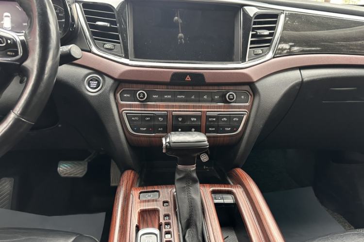 Used GAC Trumpchi GS8 2017 320T Two-Wheel Drive Luxury Smart Connectivity Version (7 Seats)
