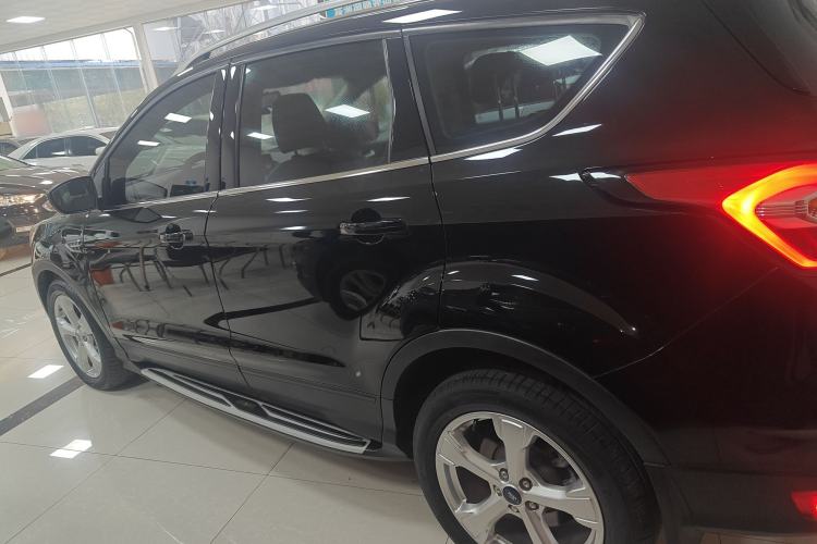 Used Ford Kuga 2018 EcoBoost 180 Two-Wheel-Drive Platinum Edition
