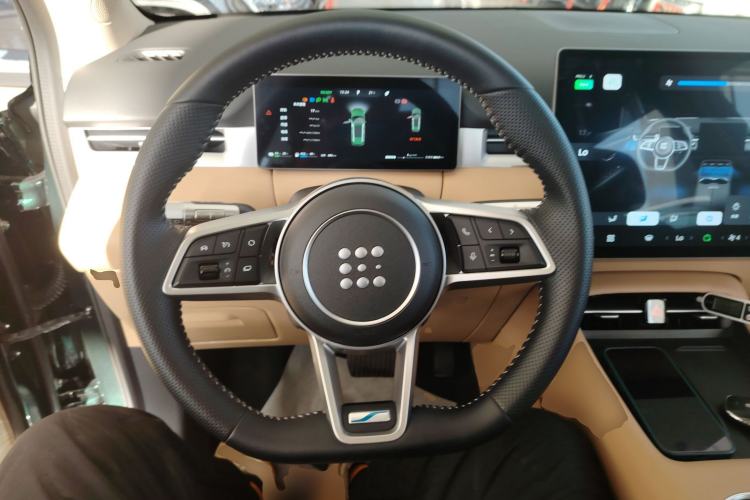 Used  E5 PLUS 2025 165 km Long-Range Version PLUS 7-Seater
