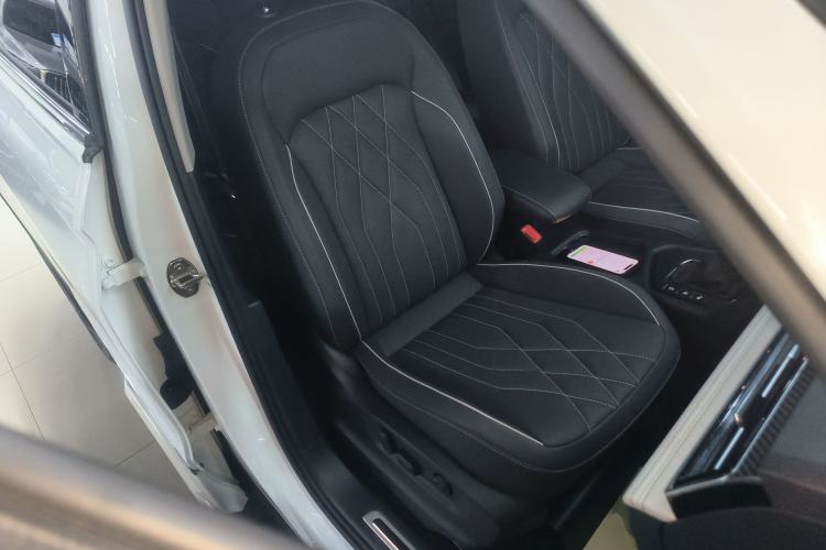 Used Volkswagen Tiguan L 2022 330TSI Automatic Two-Wheel Drive R-Line Enhanced Edition
