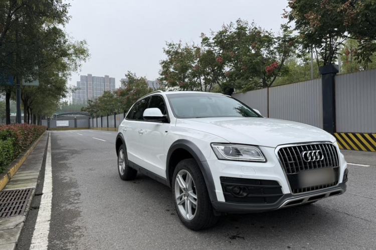 Used Audi Q5 2018 Collector's Edition 40 TFSI Technology Model
