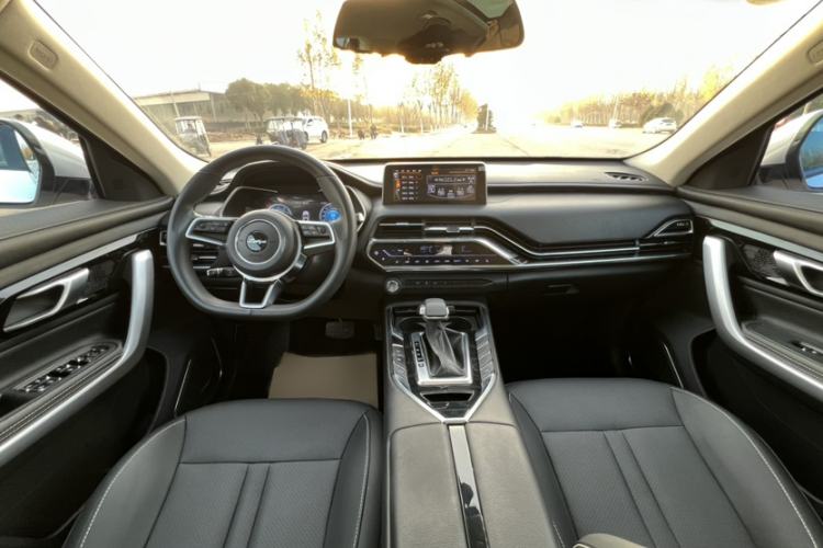 Used Zotye T500 2018 1.5T Automatic Smart Connected Prestige Model
