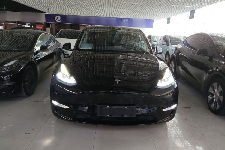 Used Tesla Model Y 2022 Long-Range All-Wheel-Drive Version
