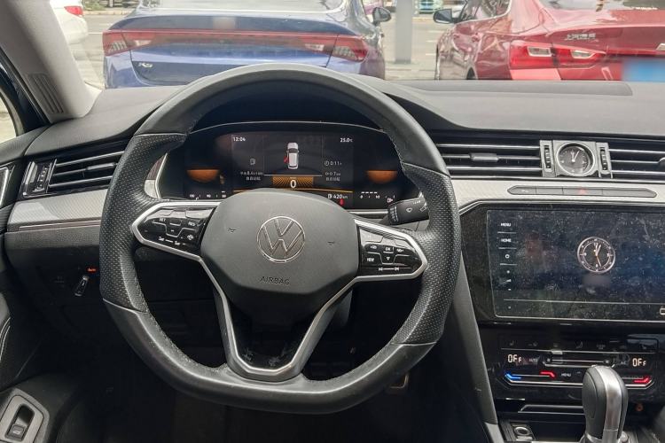 Used Volkswagen Magotan 2023 2 Million Units Limited Edition 330TSI DSG Leading Version
