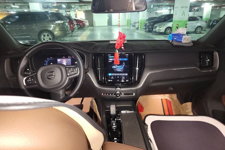 Used Volvo XC60 2023 B5 4x4 Smart Luxury Edition
