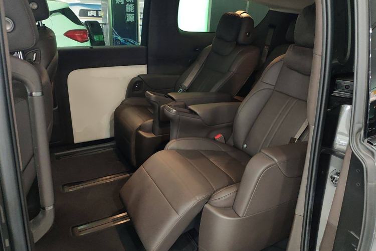 Used Li Auto MEGA 2024 Ultra Model
