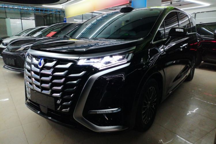 Used Denza D9 2025 DM-i Smart Drive 1020 Four-Wheel Drive Deluxe Model
