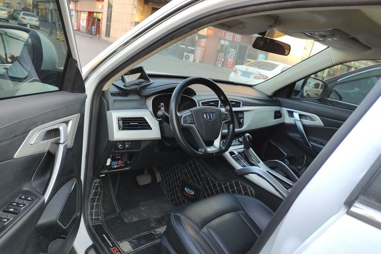 Used Geely Auto Emgrand X7 Sport 2018 1.8TD Automatic Two-Wheel Drive Smart Connect 4G Internet Edition
