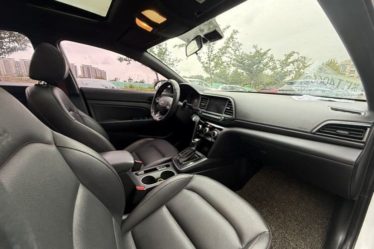 Used Hyundai Elantra 2019 1.4T Dual-Clutch Xuan Dong · Dynamic Model
