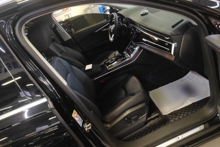 Used Audi Q7 2023 45 TFSI quattro S line Sport model
