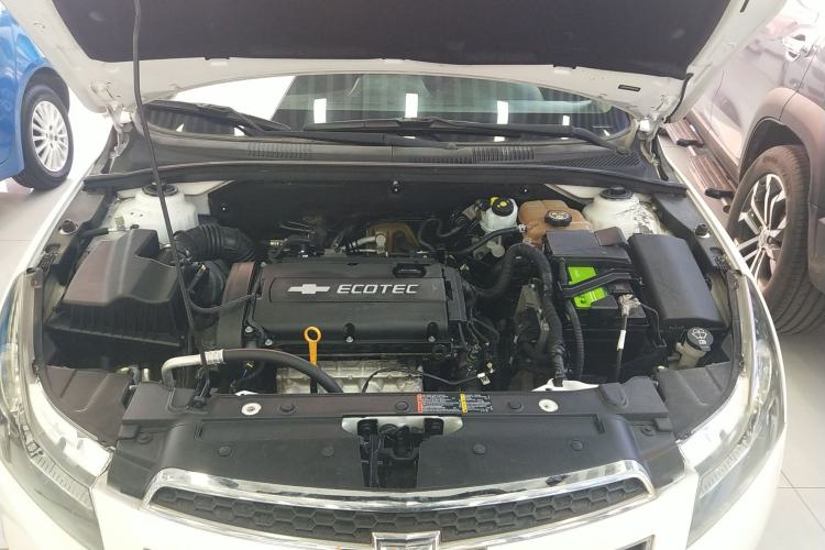 Used Chevrolet Cruze 2013 Hatchback 1.6L Manual Luxury Model
