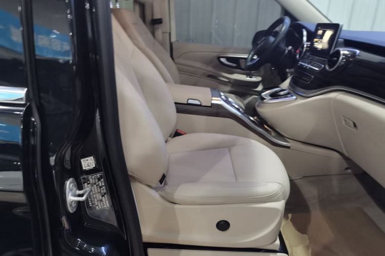 Used Mercedes-Benz V-Class 2018 V 260 Avantgarde Edition China VI
