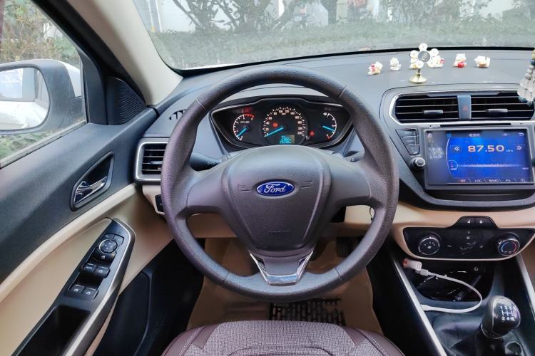 Used Ford Escort 2015 1.5L Manual Comfort Model
