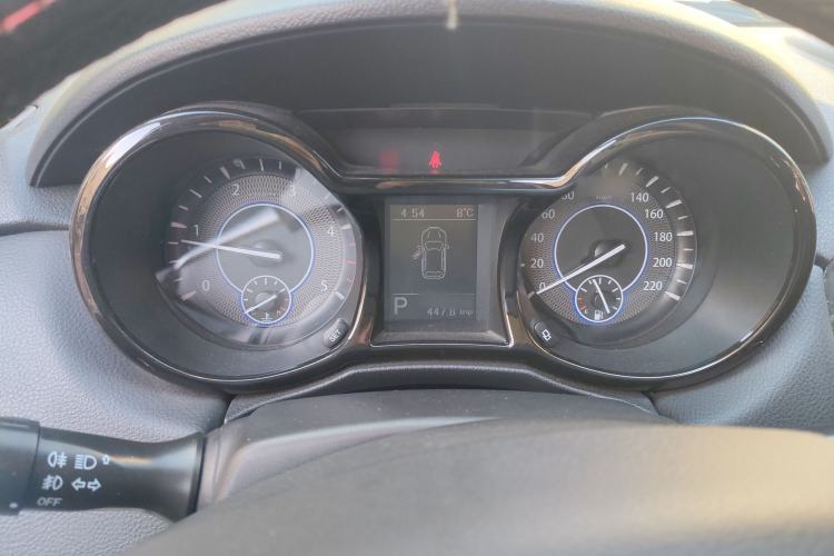 Used JMC Yusheng S350 2013 2.4T Automatic 2WD Diesel Luxury Edition 5 Seats
