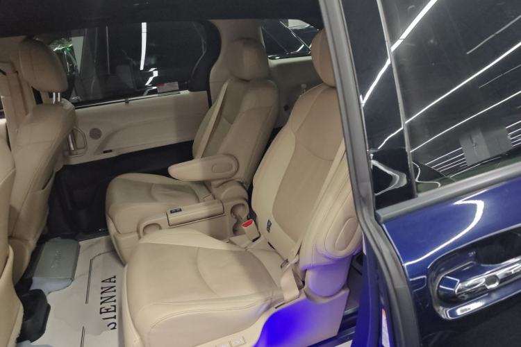 Used Toyota Sienna 2021 2.5L Hybrid Ultimate Edition
