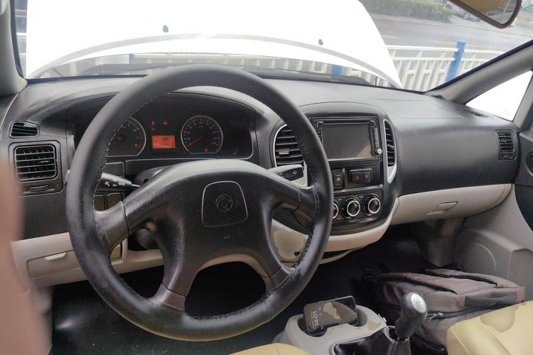 Used FORTHING Lingzhi 2015 V3 1.5L 7-Seater Luxury Model
