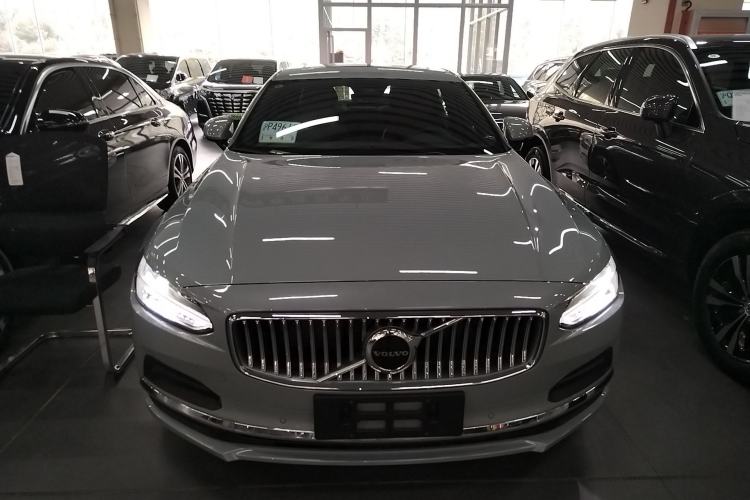 Used Volvo S90 2024 B5 Zhiyi Luxury Edition
