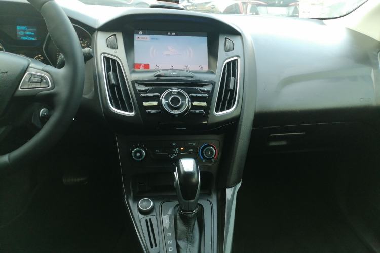 Used Ford Focus 2018 Hatchback Classic 1.6L Automatic Trendy SmartDrive Edition