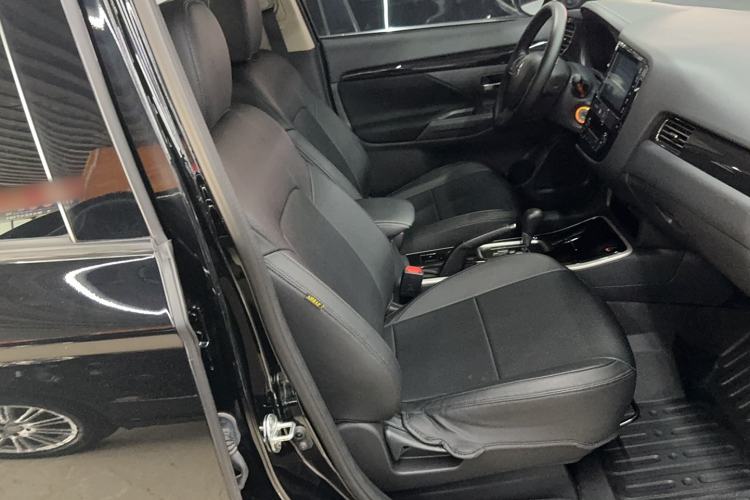 Used Mitsubishi Outlander 2021 2.0L Two-Wheel Drive Comfort Edition 5 Seats
