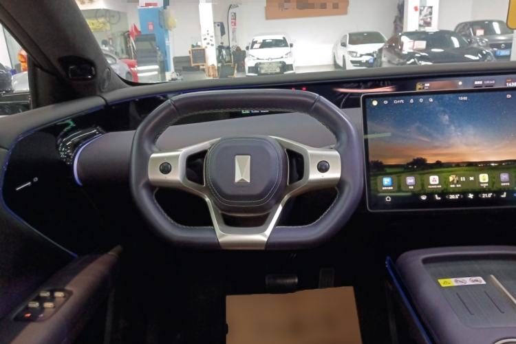 Used  07 2024 Max Extended-Range Edition