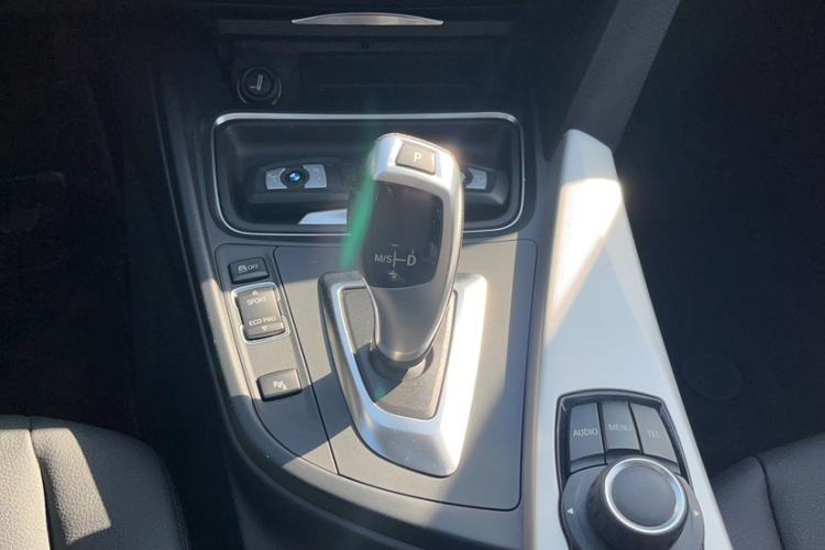 Used BMW 3 Series 2015 320Li Luxury Edition Fashion Model
