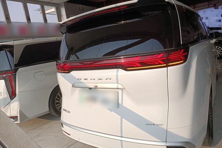 Used Denza D9 2024 DM-i 980 Four-Wheel Drive Prestige Model
