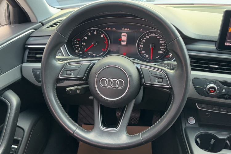 Used Audi A4L 2019 40 TFSI Ambition China VI