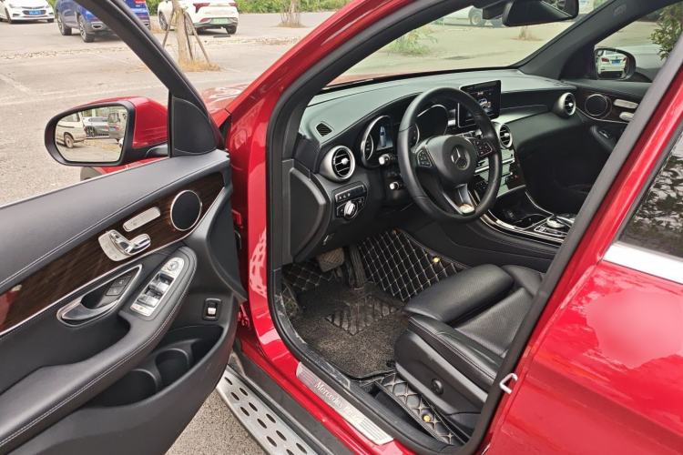 Used Mercedes-Benz GLC 2019 Facelift GLC 260 L 4MATIC Luxury Model
