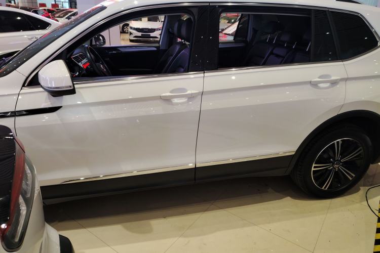 Used Volkswagen Tiguan L 2021 330TSI Automatic Two-Wheel Drive Smart Edition
