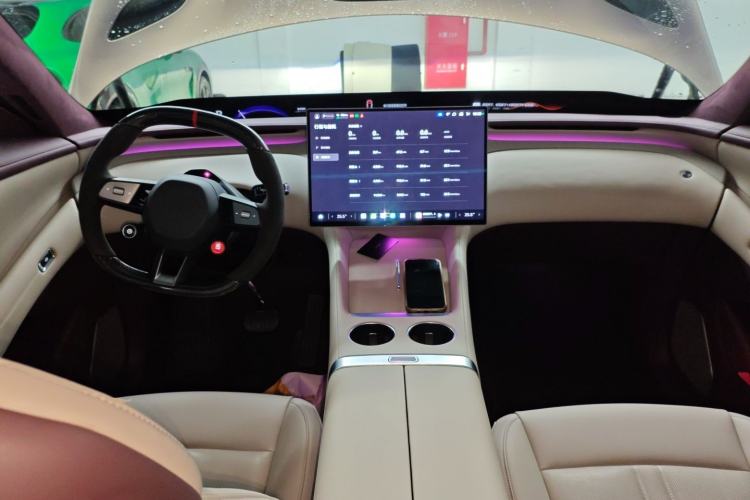 Used  YU7 2025 Ultra-Long Range High-Performance All-Wheel-Drive Max Edition
