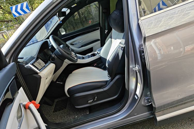 Used BYD Song PLUS New Energy 2024 HONOR Edition DM-i 110km Flagship PLUS
