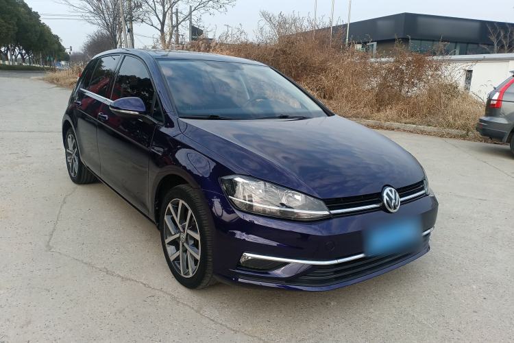 Used Volkswagen Golf 2018 230TSI Automatic Luxury Version
