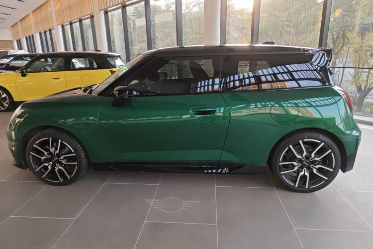 Used  Electric MINI COOPER 2024 452km COOPER SE Racing Driver
