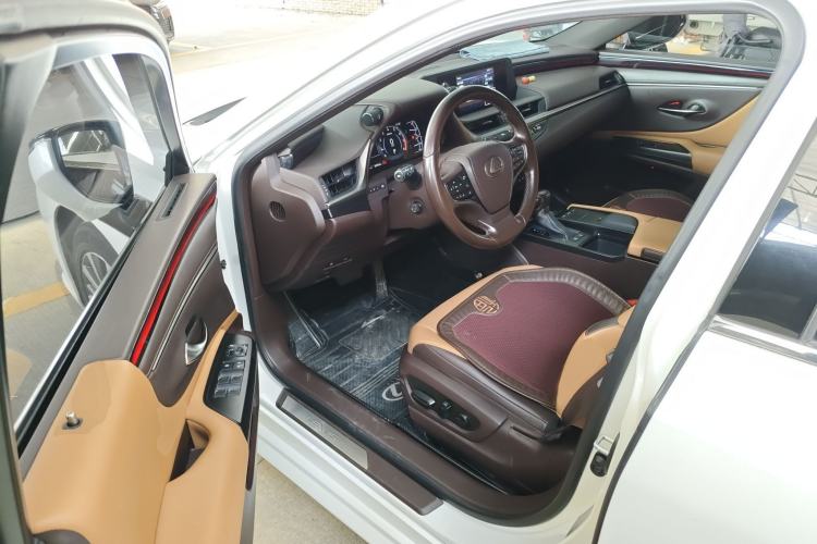 Used Lexus ES 2020 200 Excellence Edition
