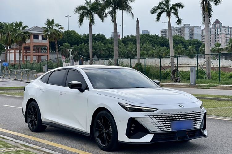 Used Changan UNI-V 2022 1.5T Smart Navigation Version